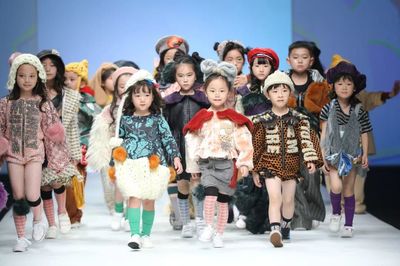 潮童魔都記 KIDS WEAR上海時(shí)裝周，多維個(gè)性風(fēng)潮席卷兒童時(shí)尚地標(biāo)